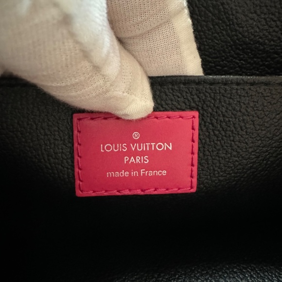 BRAND NEW TOILERTRY POUCH 26 BLK / PINK - Picture 7 of 15